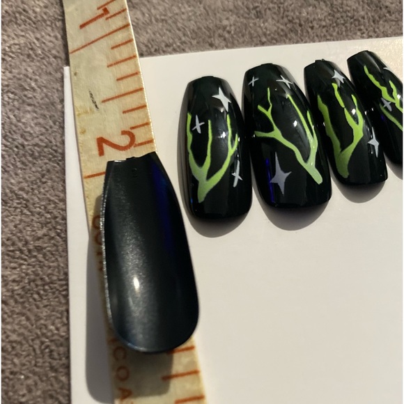 NIB PRESS ON NAILS - Halloween - Novo Ovo Bndl:3 boxes:$8. 1-Blk&Grn/2 bxs Same - Picture 11 of 13